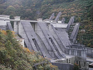 宇奈月ダム