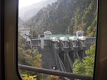 出し平ダム