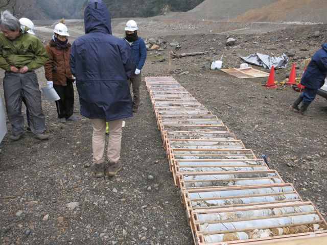 コア
